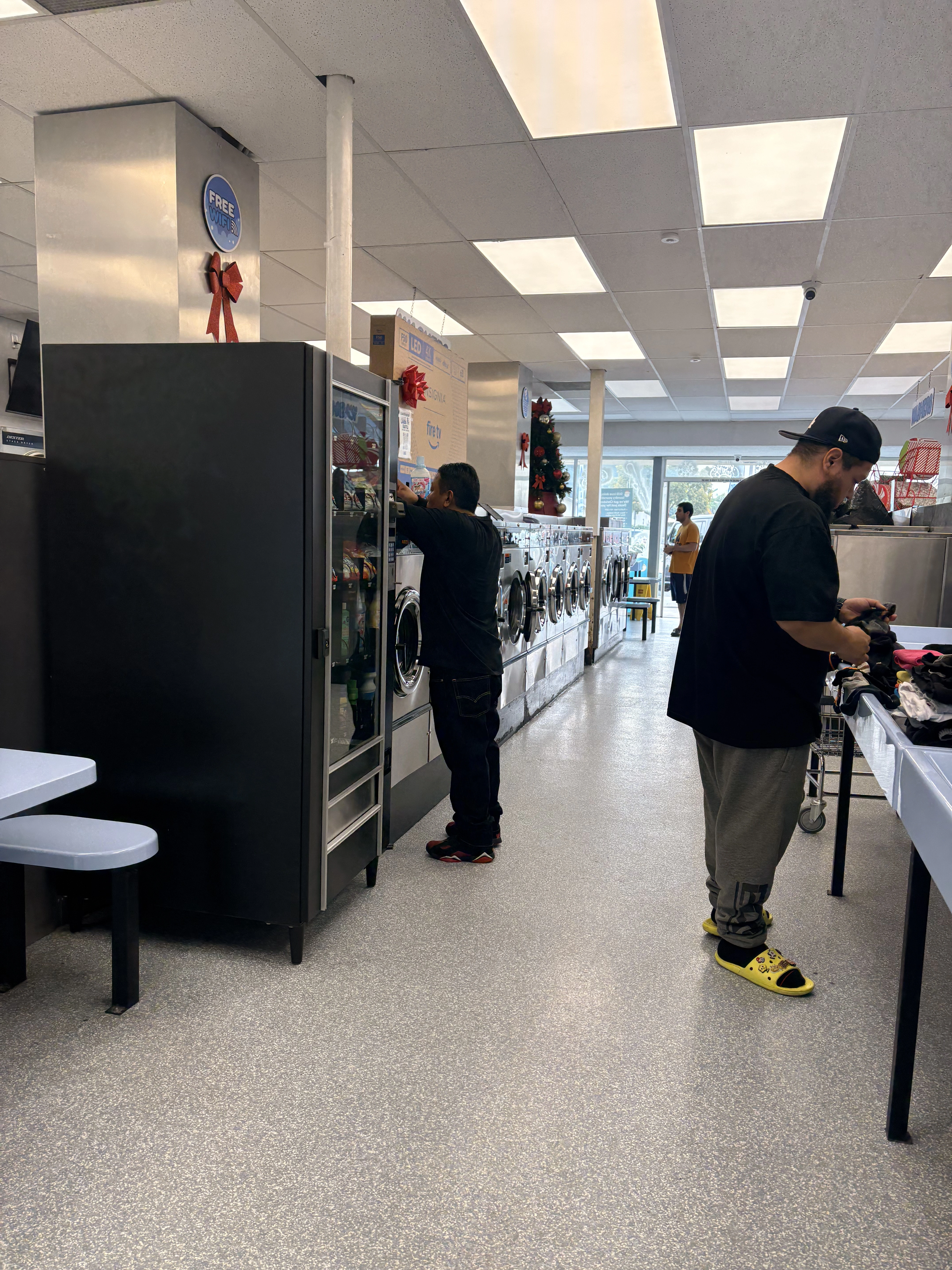 Laundry Services Laundromat Near Me Fullerton Ca Socal Oc (3)