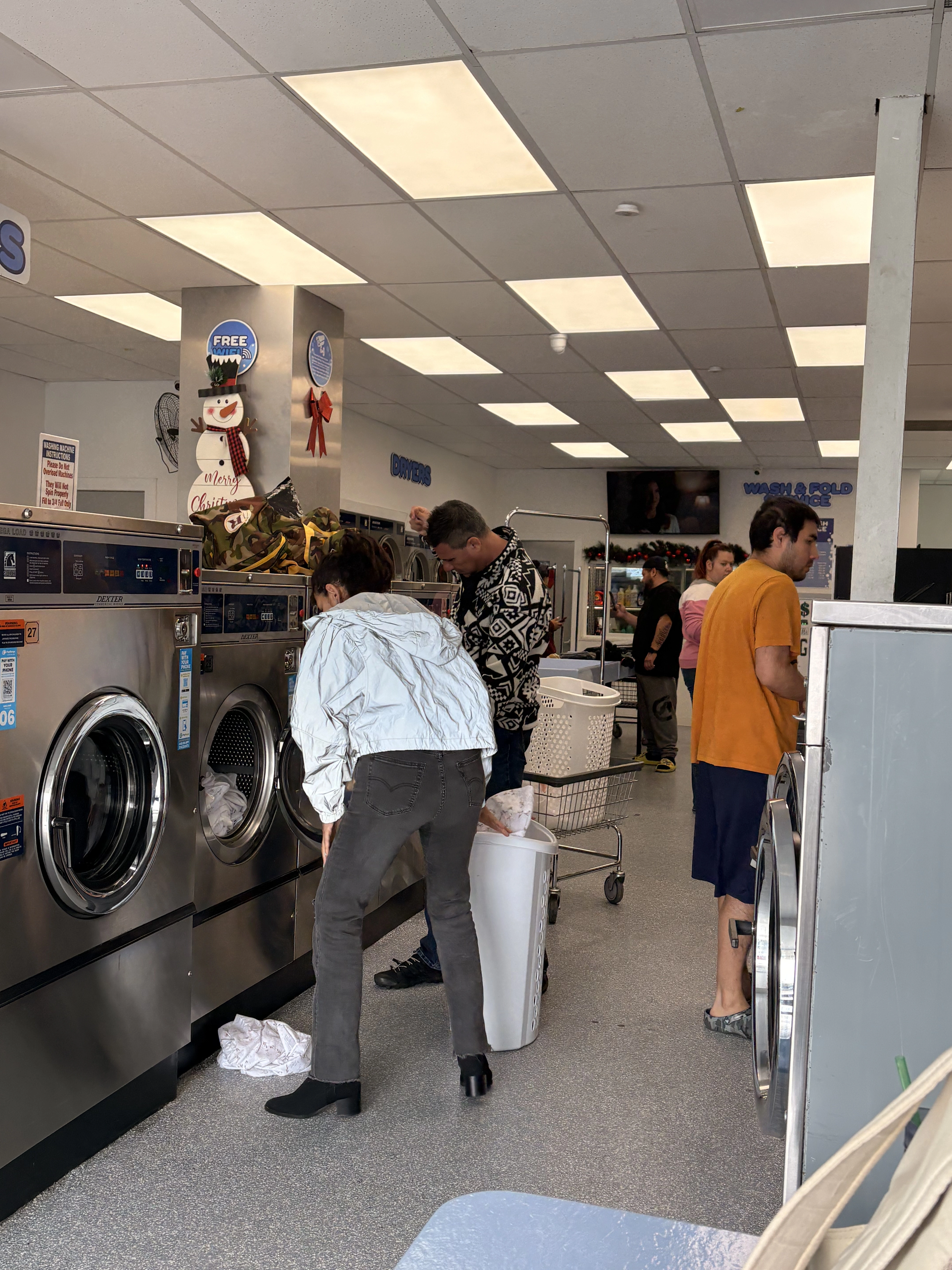 Laundry Services Laundromat Near Me Fullerton Ca Socal Oc (2)