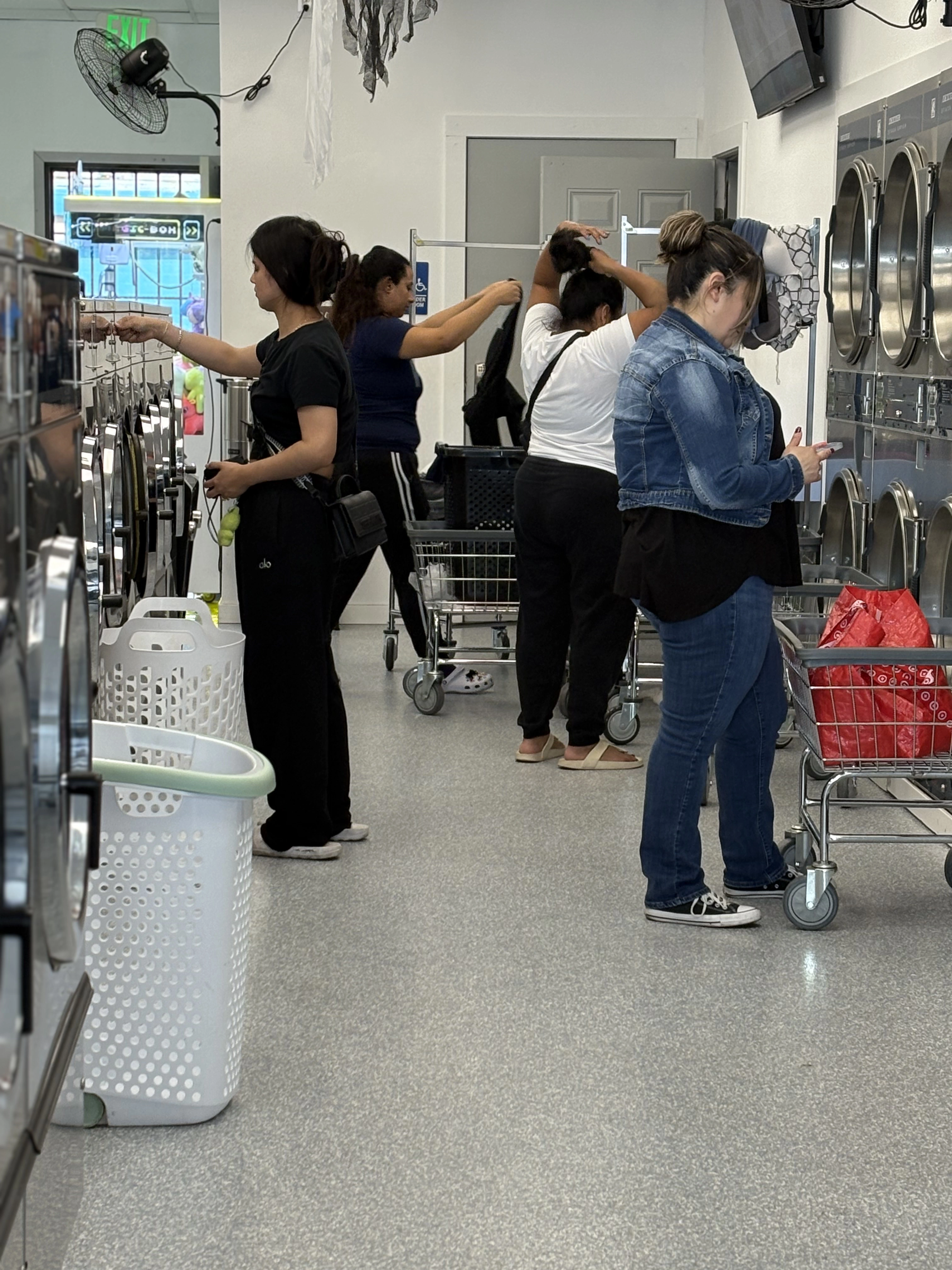 Laundry Services Laundromat Near Me Fullerton Ca Socal Oc (11)