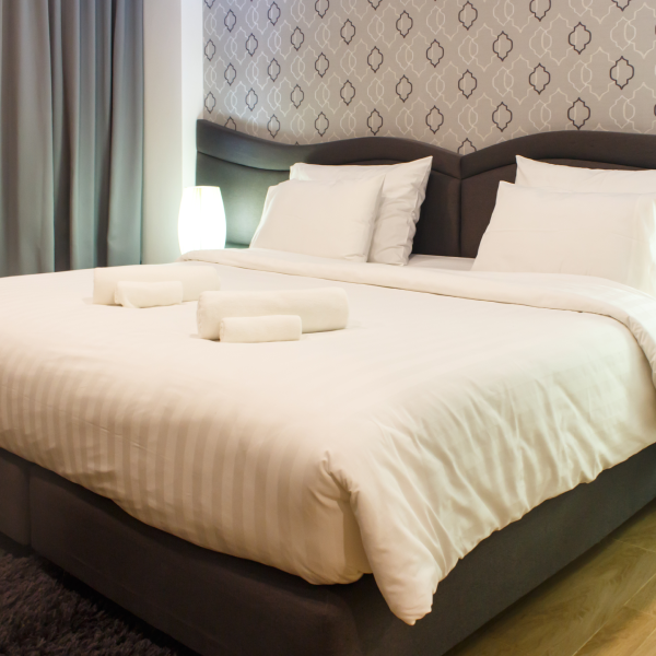 hotel bed comforter